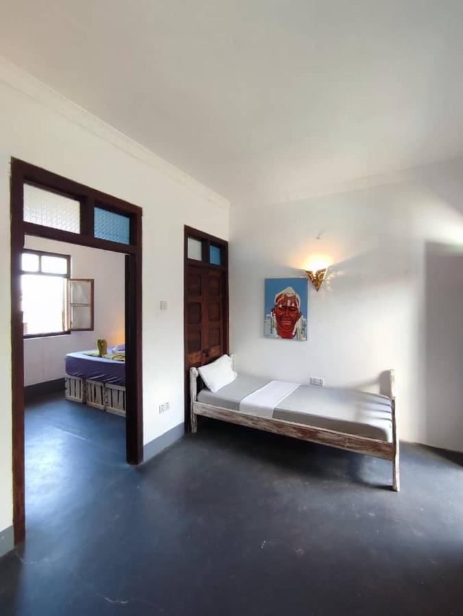 Хостел Zlife Stone Town Занзибар Экстерьер фото