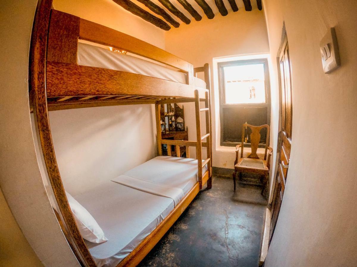 Хостел Zlife Stone Town Занзибар Экстерьер фото
